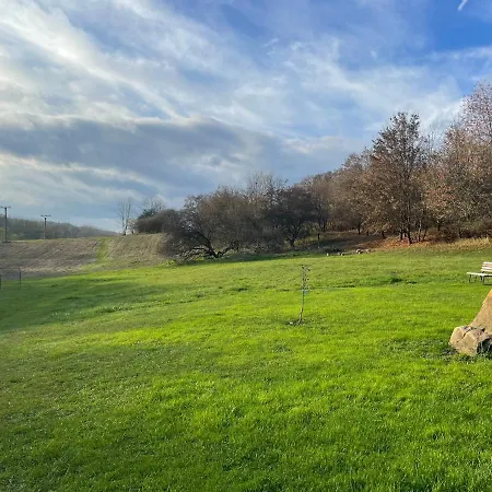 بيت للعطل Veselka Dolní Bousov